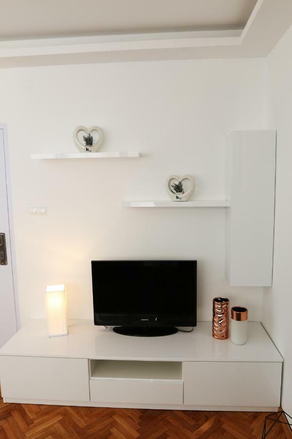 Apartment Dina, Self Check In 0-24 *