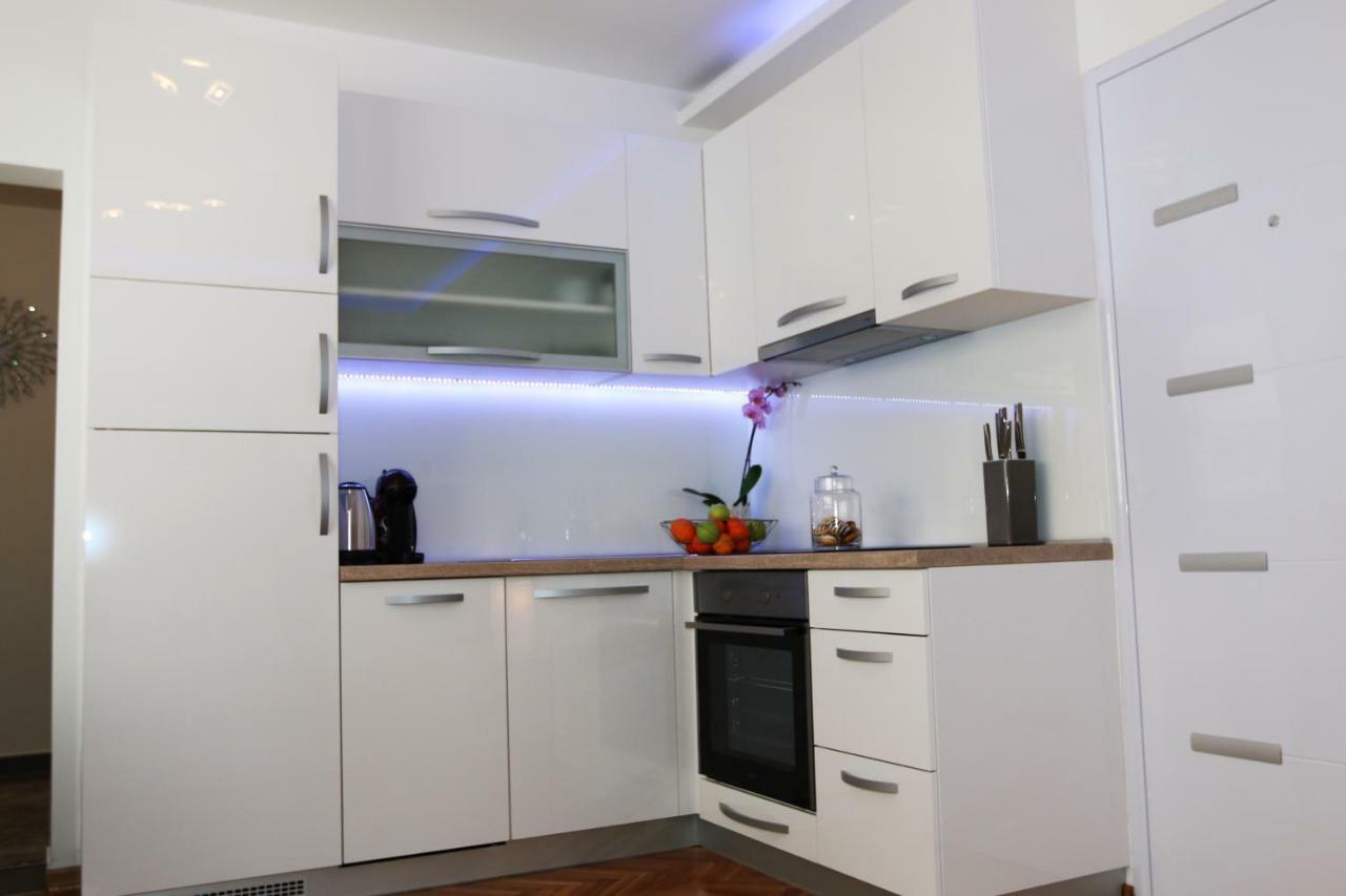 Apartment Dina, Self Check In 0-24 *